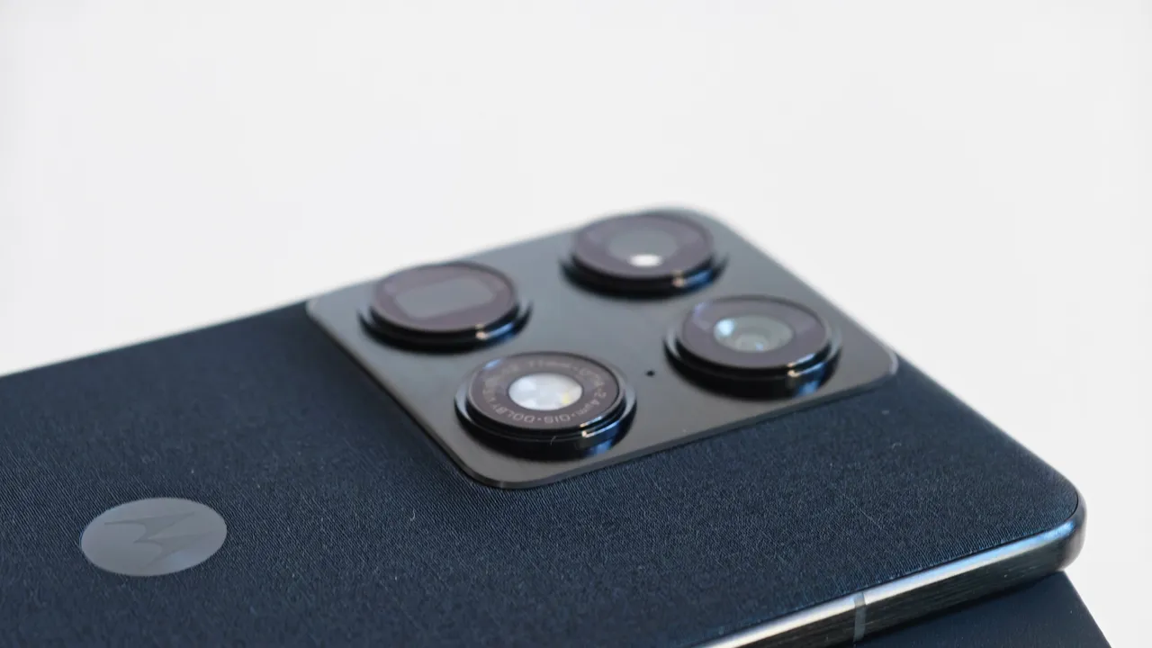 Motorola Signature, lo smartphone sottilissimo che non rinuncia a nulla