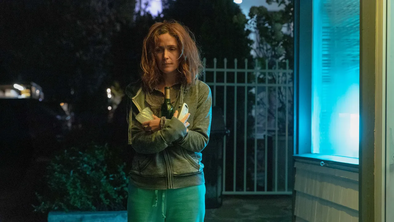 Nel film Se solo potessi ti prenderei a calci essere una madre in burnout è peggio che essere in un film dell’orrore