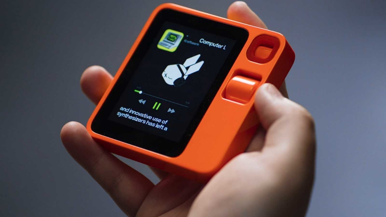 Il nuovo dispositivo di Rabbit si chiama Cyberdeck e si ispira a un grande fallimento di 15 anni fa