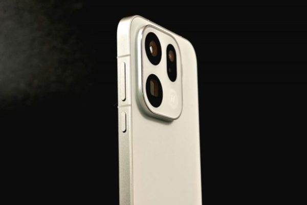 Il nuovo top di gamma compatto di OPPO non ha più segreti: ecco tutte le specifiche