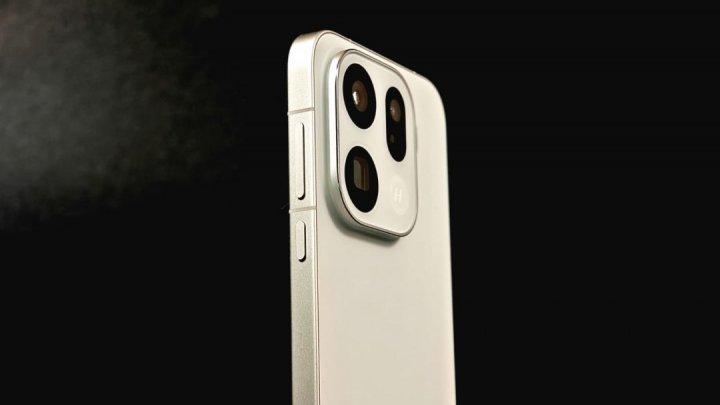 Il nuovo top di gamma compatto di OPPO non ha più segreti: ecco tutte le specifiche