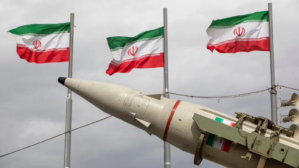 Abbiamo fatto i calcoli tra gittata e distanze, un missile iraniano potrebbe arrivare a colpire l’Italia?