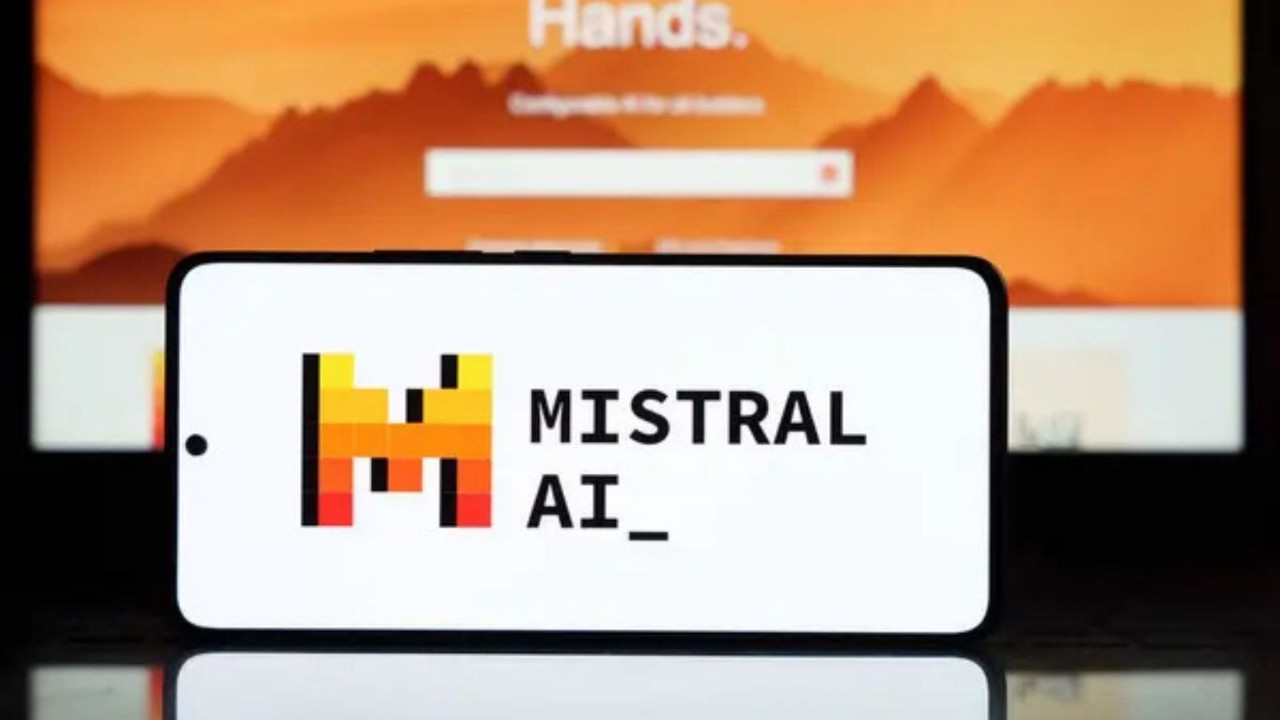 Mistral AI raccoglie 830 milioni di dollari per un datacenter vicino Parigi basato su GPU NVIDIA