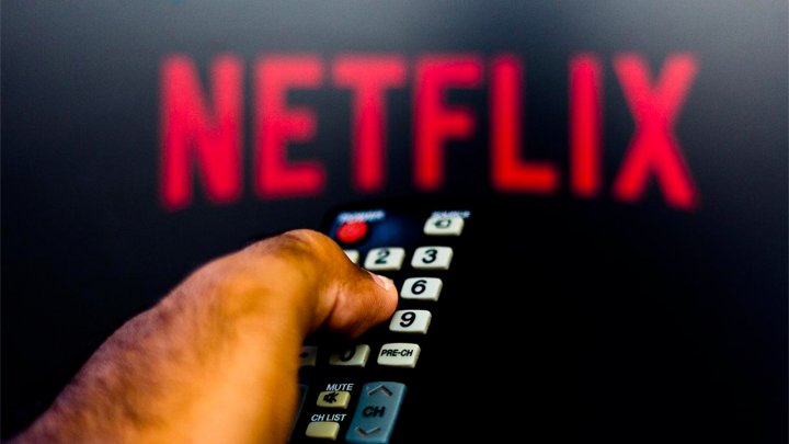 Netflix alza la posta: il piano Premium verso quota 25 dollari, l'Europa trema