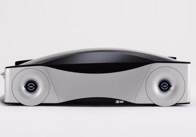 Niente volante, niente schermi: così IED e Tesla ripensano l'auto del futuro