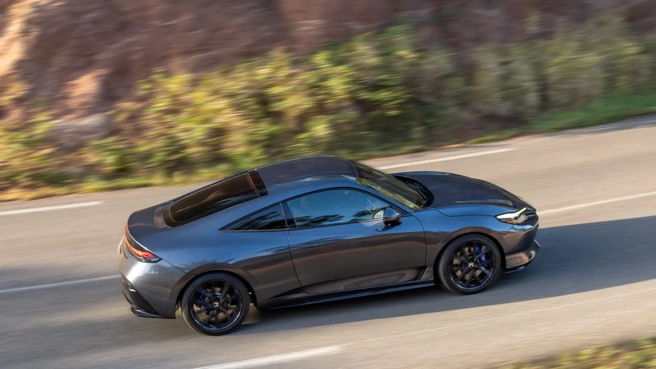 Honda Prelude, torna dopo 25 anni la coupé fatta per chi guida anche senza motivo