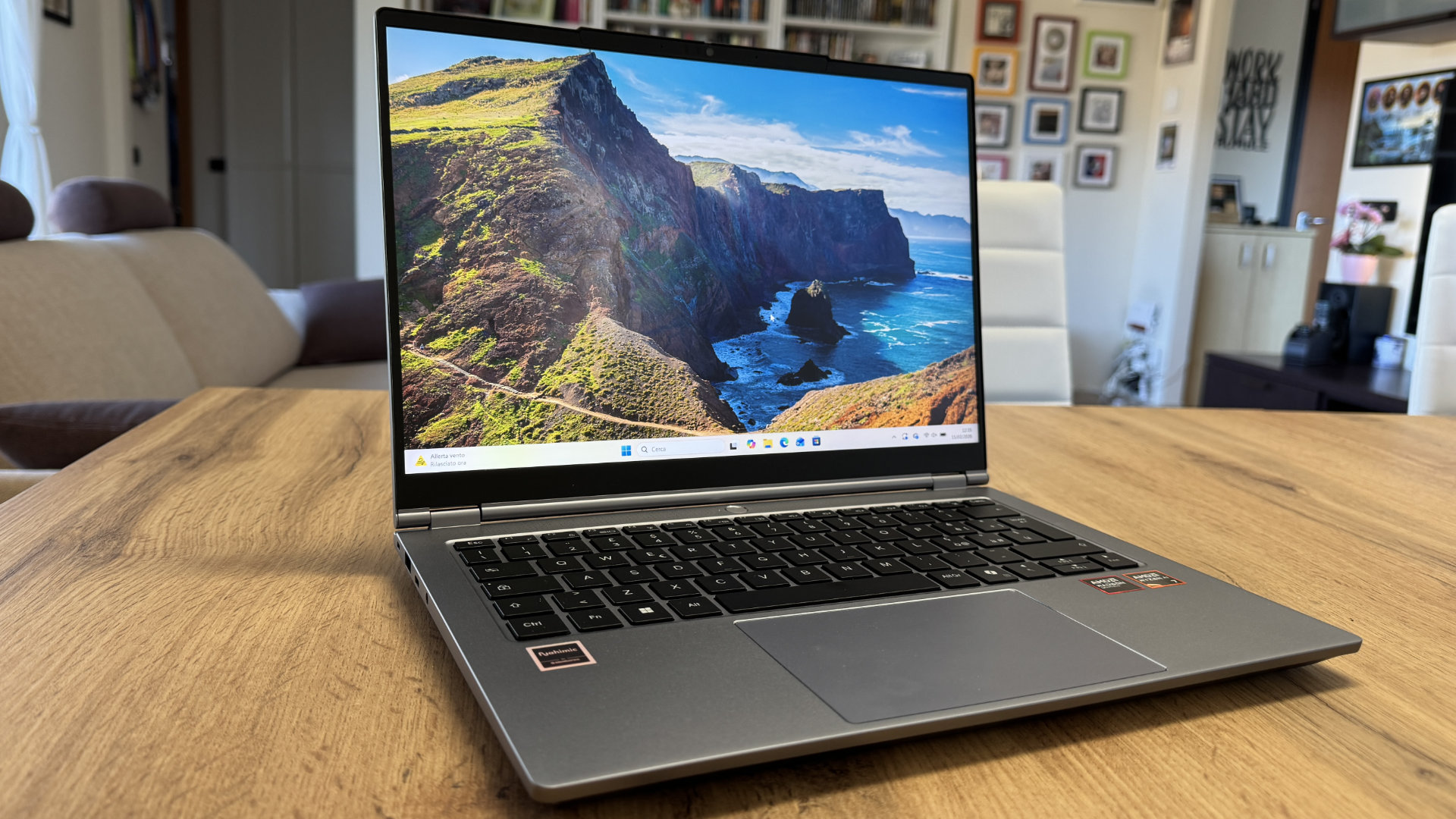 PC Specialist Lafité 14 AI AMD: assemblato come vuoi tu