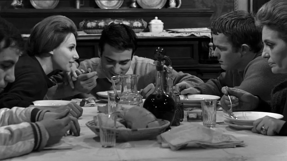 I pugni in tasca di Marco Bellocchio è un rivoluzionario racconto sulla famiglia disfunzionale e rivederlo è sempre una buona idea