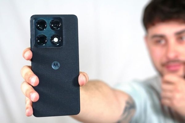 Recensione Motorola Signature: il primo super TOP del brand pesa come una piuma e sfida i giganti