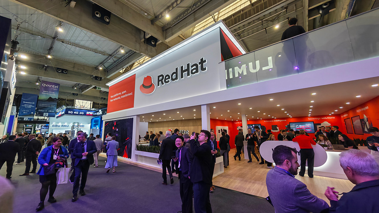 Red Hat al MWC 2026: attenzione all'IA nelle reti, si rischia il ritorno dei silos
