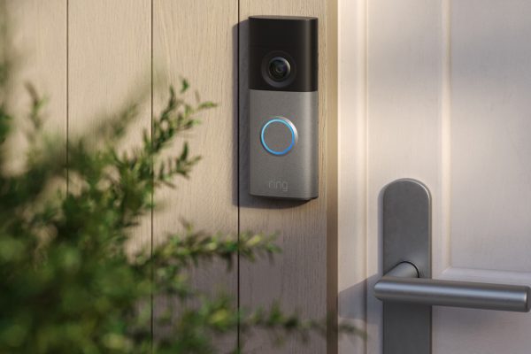 Ring rinnova l'intera gamma video: 4K su batteria, PoE e nuovo caricatore solare tra le novità