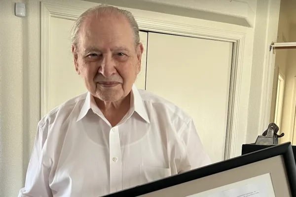 Ronald Wayne c’era 50 anni fa, quando è nata Apple. Dopo 12 giorni è andato via, ma ci racconta perché non si è pentito di quella scelta