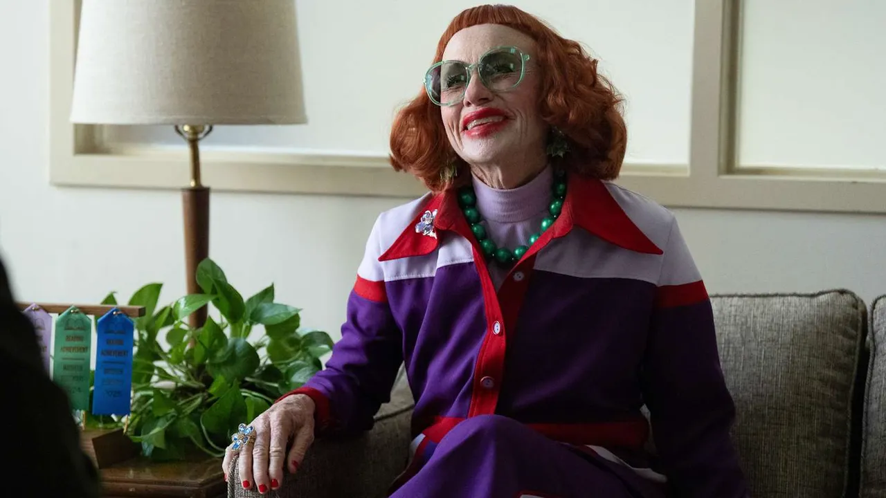 Perché speriamo (desideriamo, vogliamo, esigiamo!) che Amy Madigan vinca l’Oscar per la sua Zia Gladys in Weapons