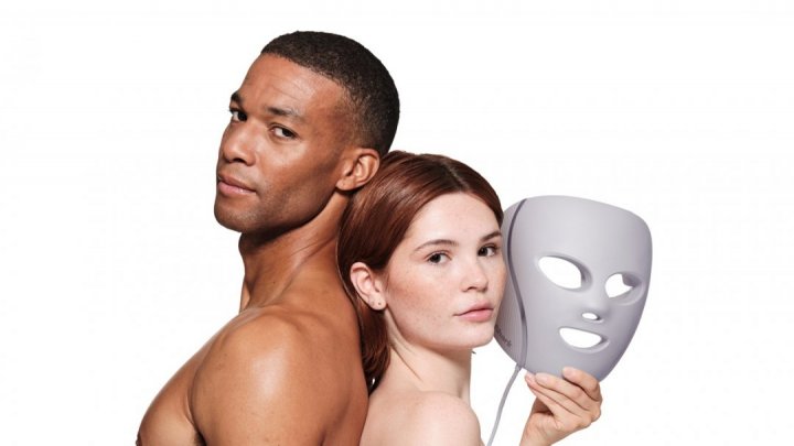 Shark annuncia il lancio di CryoGlow: la nuova maschera LED per la skincar arriva in Italia