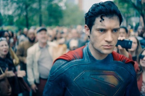 Troppe violazioni di copyright: sospeso il lancio globale di Seedance 2.0, il tool AI che crea video realistici