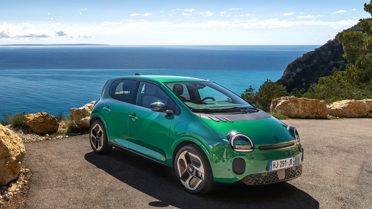 Nuova Twingo: prova su strada, prezzi e scheda tecnica dell’utilitaria Renault che costa meno di 20mila euro