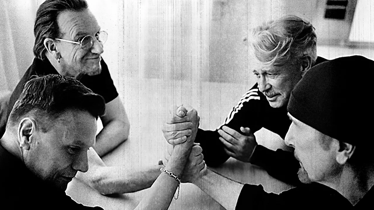 Una raccolta di canzoni urgenti che non potevano attendere, cosa hanno voluto dirci davvero gli U2 con Days Of Ash?