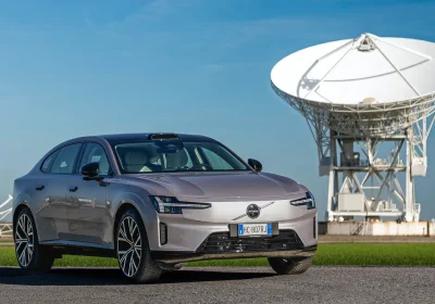 Volvo ES90, la berlina che ti leva il suv dalla testa