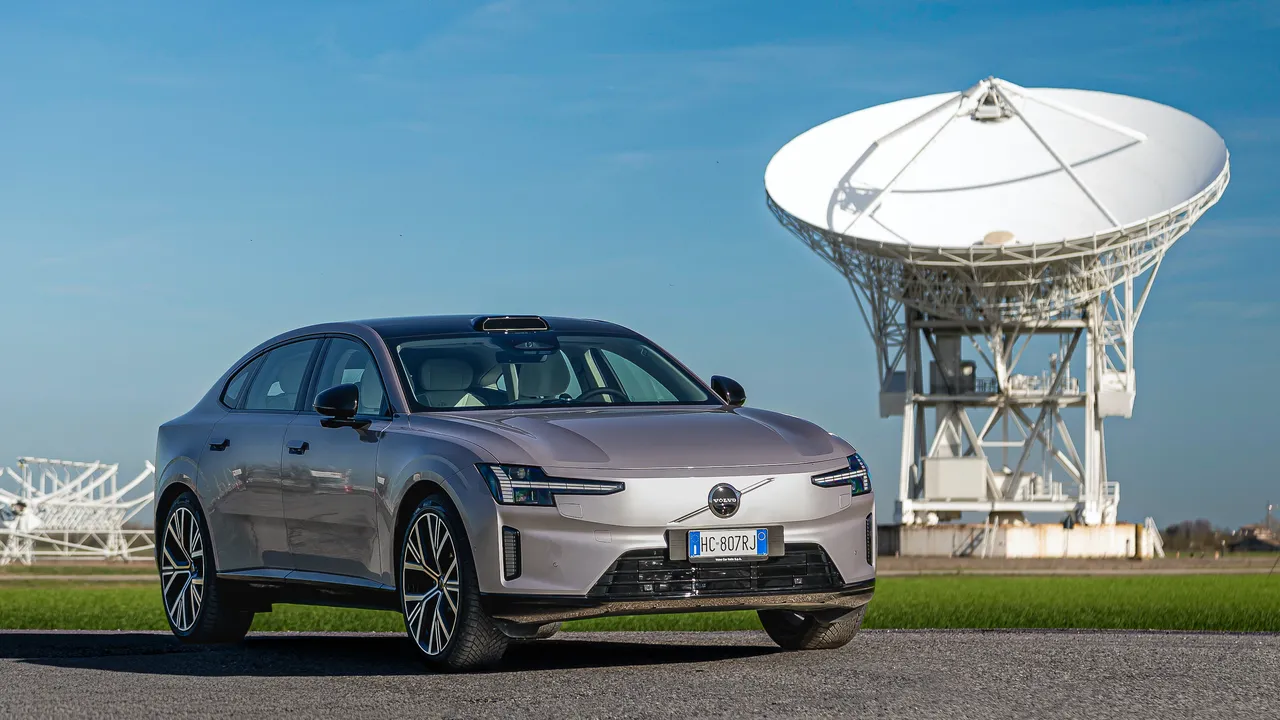 Volvo ES90, la berlina che ti leva il suv dalla testa