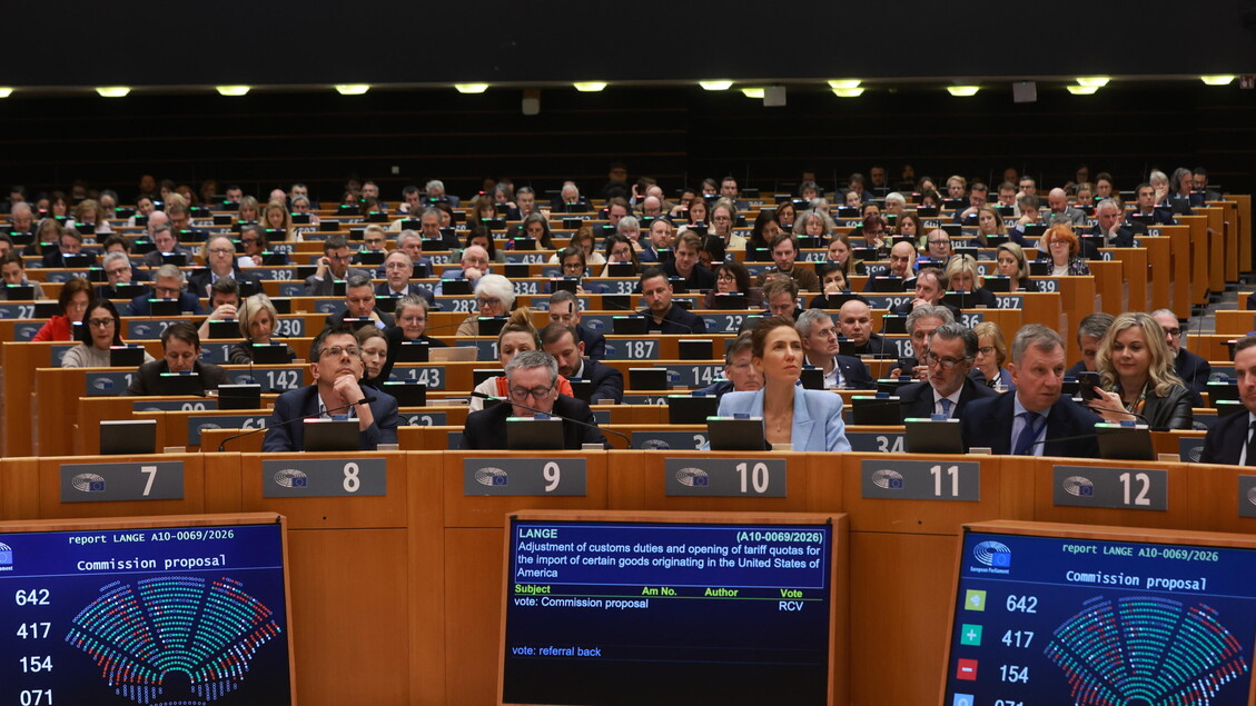 Primo via libera dal Pe al rinvio dell’AI Act e divieto deepfake sessuali – Notizie