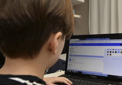 L’esperto: ‘A 13 anni è troppo presto per i social, servono nuove norme’ – Web & Social