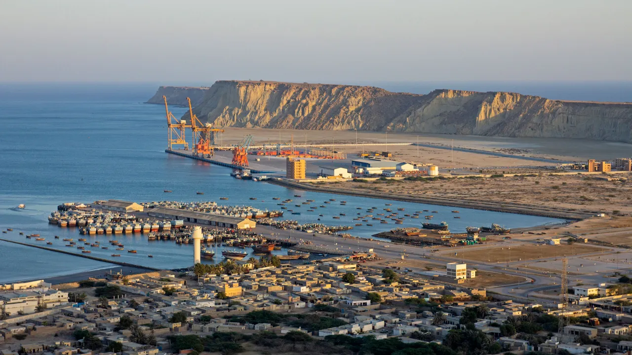 Guerra in Iran, ecco come rischia di far lievitare i prezzi sugli scaffali dei negozi