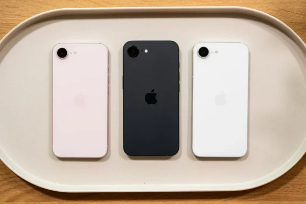 L’iPhone 17e costa un po’ troppo ma è pur sempre una buona scelta per chi vuole uno smartphone Apple nuovo di zecca