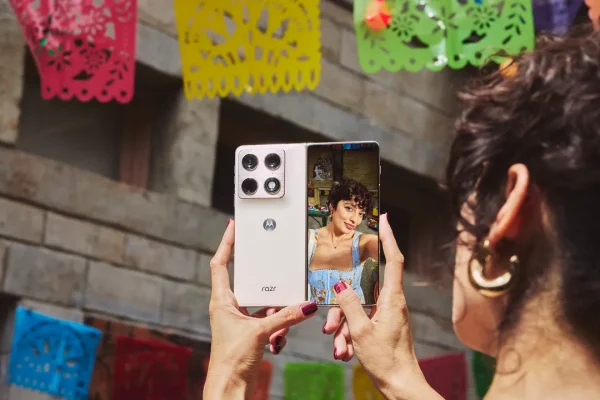 Motorola abbandona l’entry-level per puntare al premium: ecco Razr Fold e Signature