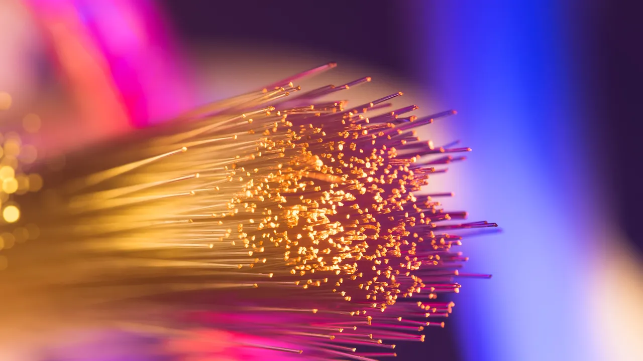 Fibra per pochi e ritardi per molti, quanto è (ancora) lontana l’Italia dall’obiettivo della Gigabit society