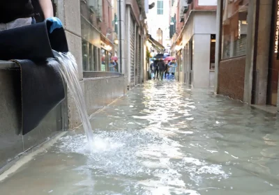 È Possibile Salvare Venezia Spostandola Altrove? Scopri l’Idea Innovativa di un Nuovo Studio sui Suoi Abitanti e Monumenti Storici