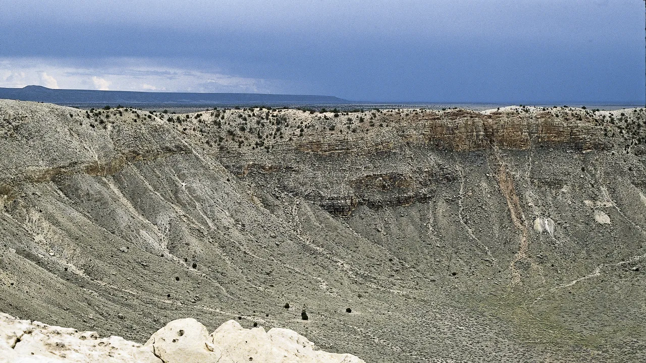 La vita sulla Terra potrebbe essersi originata dai meteoriti invece che negli abissi oceanici