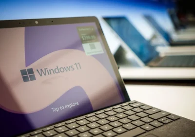 Aggiornamento di Windows 11, attenzione al sito fasullo che svuota il conto bancario