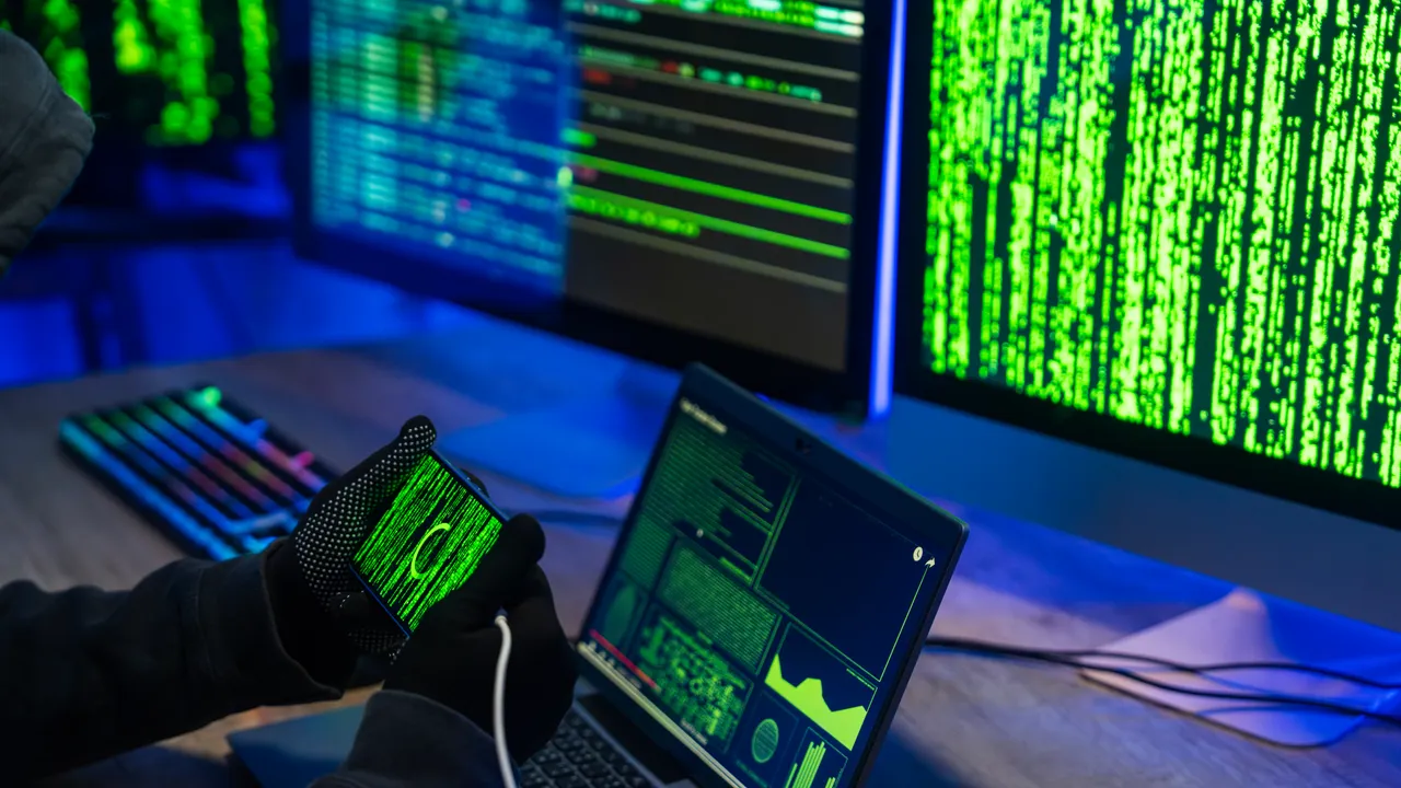 Paragon tace sull’uso dei suoi spyware per la giustizia italiana, un anno dopo lo scandalo sullo spionaggio di giornalisti e attivisti