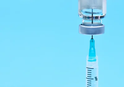 I casi di meningite in Italia stanno crescendo, ma le vaccinazioni restano al palo