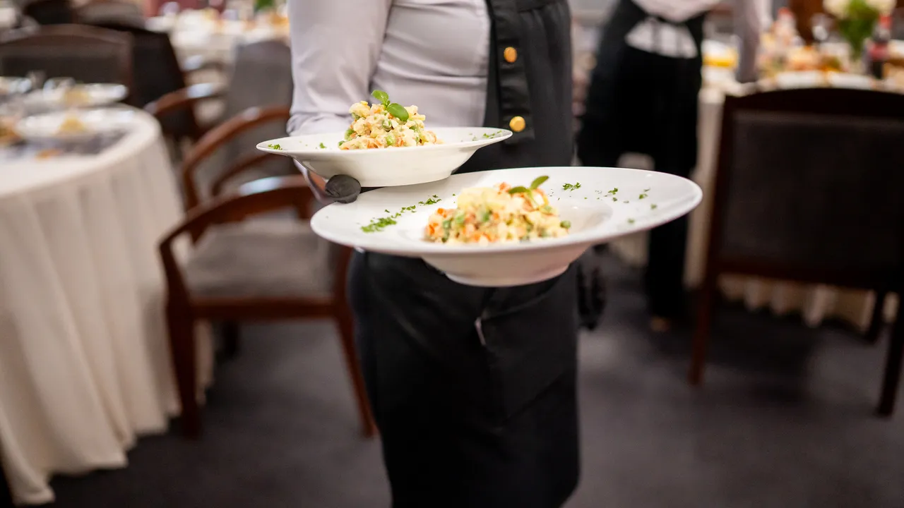 La tecnologia dietro Glutensens, il dispositivo che aiuterà ad individuare la presenza di glutine come contaminante nei piatti