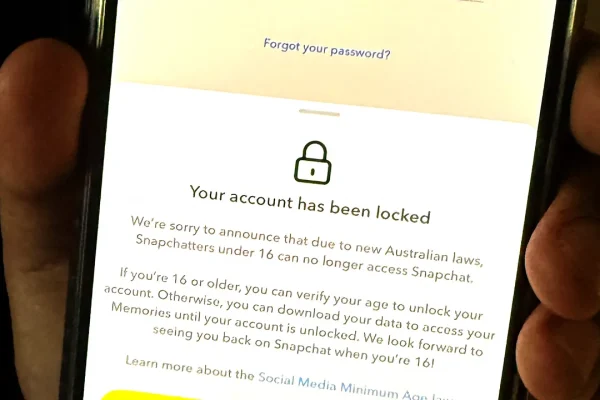 Un click non basta più. Ora l’Europa fa sul serio con la verifica dell’età, tra siti porno e social network
