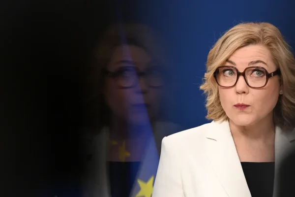 Il Paradosso dei Diritti in Europa: Meno Burocrazia nell’AI, Meno Tutele?