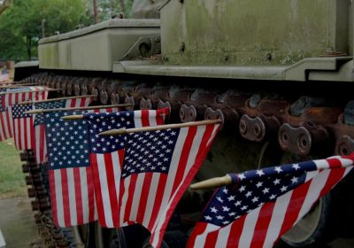 Il Pentagono Richiede a GM e Ford di Diminùire la Produzione di Auto e Incrementare quella di Armi