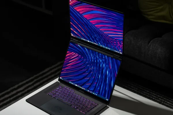 Recensione Asus ROG Zephyrus Duo: Potenza e Innovazione con Doppio Schermo