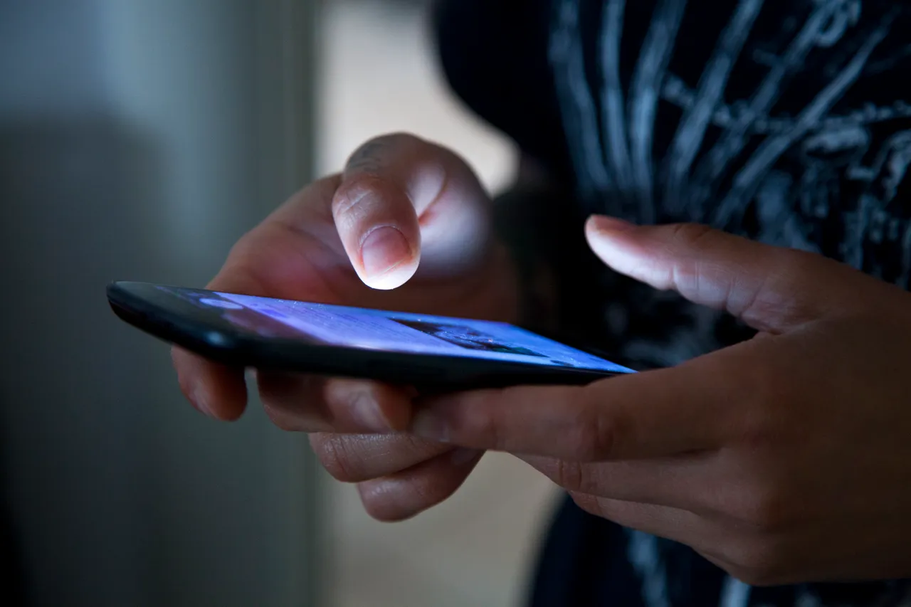 Scopri come monitorare le app che raccolgono i tuoi dati su Android e iPhone