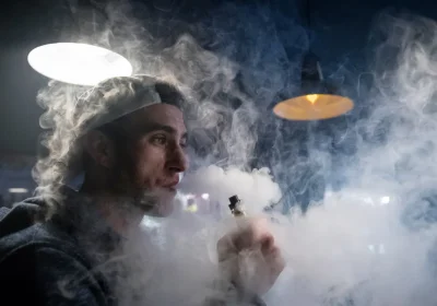 Sigarette elettroniche, altro che più sicure: probabilmente causano il cancro