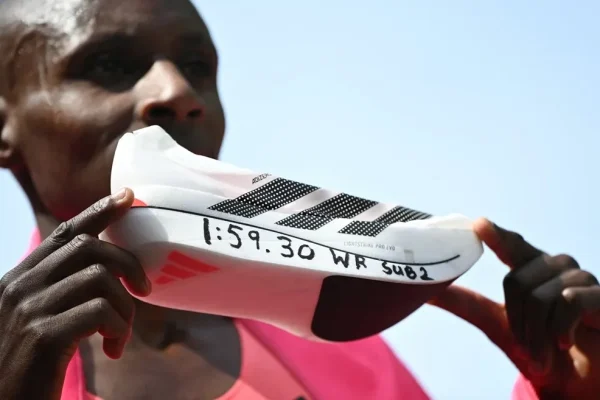 Le scarpe da maratona più leggere di sempre: il segreto del record di Sabastian Sawe