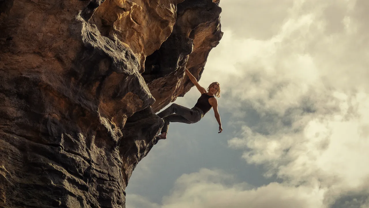 Apex: un thriller avvincente per gli amanti della montagna, con paesaggi mozzafiato da scoprire sullo schermo!