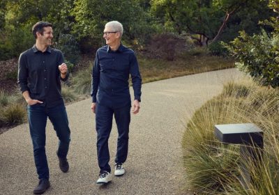 Apple: Tim Cook Passa il Testimone a John Ternus