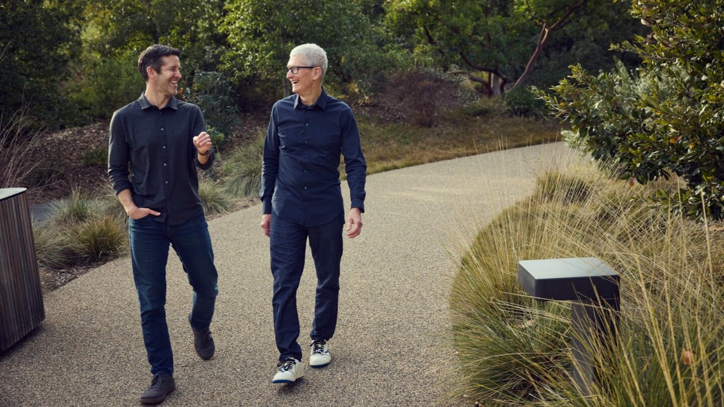 Apple: Tim Cook Passa il Testimone a John Ternus