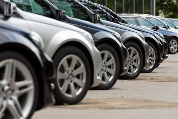 Auto Aziendali: Il 70% Sceglie l’Elettrico, ma il Fisco Frenano il Rinnovo delle Flotte