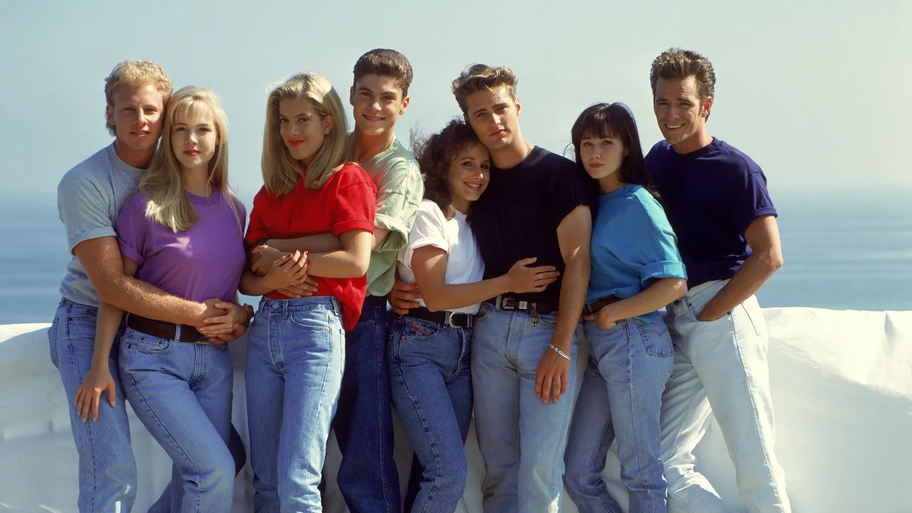 Tutto quello che ho temuto (e amato) dell’adolescenza l’ho imparato da Beverly Hills 90210