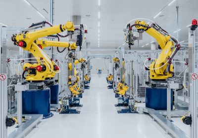 BMW i7 2026 adotta celle cilindriche Gen6 sviluppate con Rimac: +20% di densità energetica e ricarica più veloce