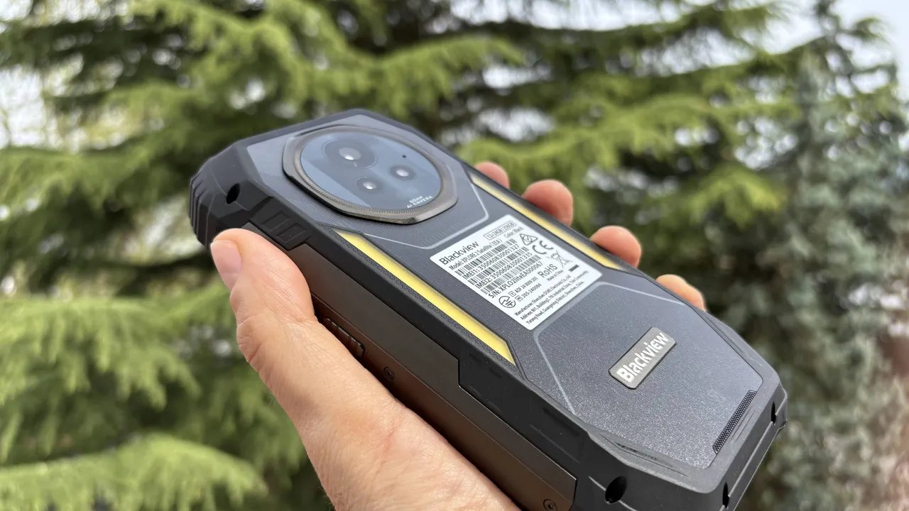 BlackView Xplore 2, la nostra prova dello smartphone indistruttibile che comunica via satellite