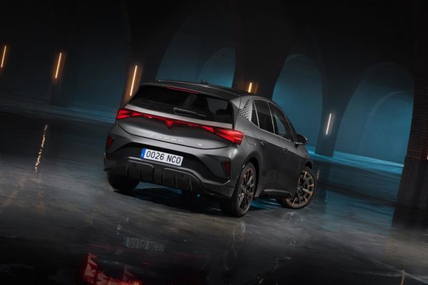 CUPRA Born Impulse+: Prestazioni e Stile Unici per il Mercato Italiano